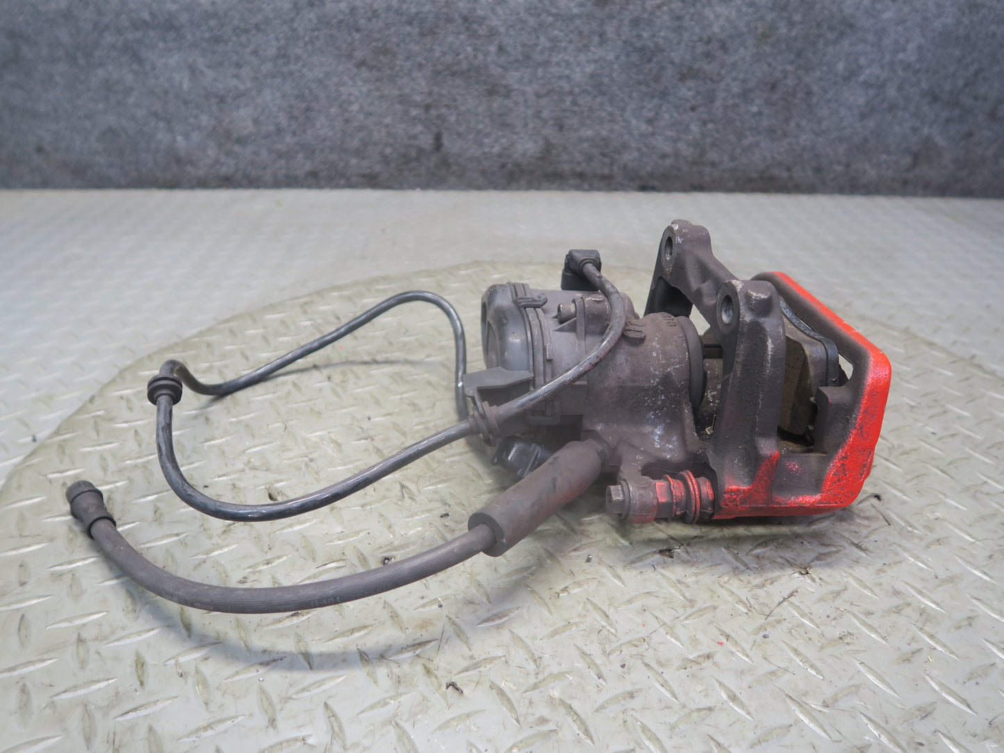 13-20 Mercedes R231 SL550 Set of 2 Rear Left & Right Brake Caliper TRW
