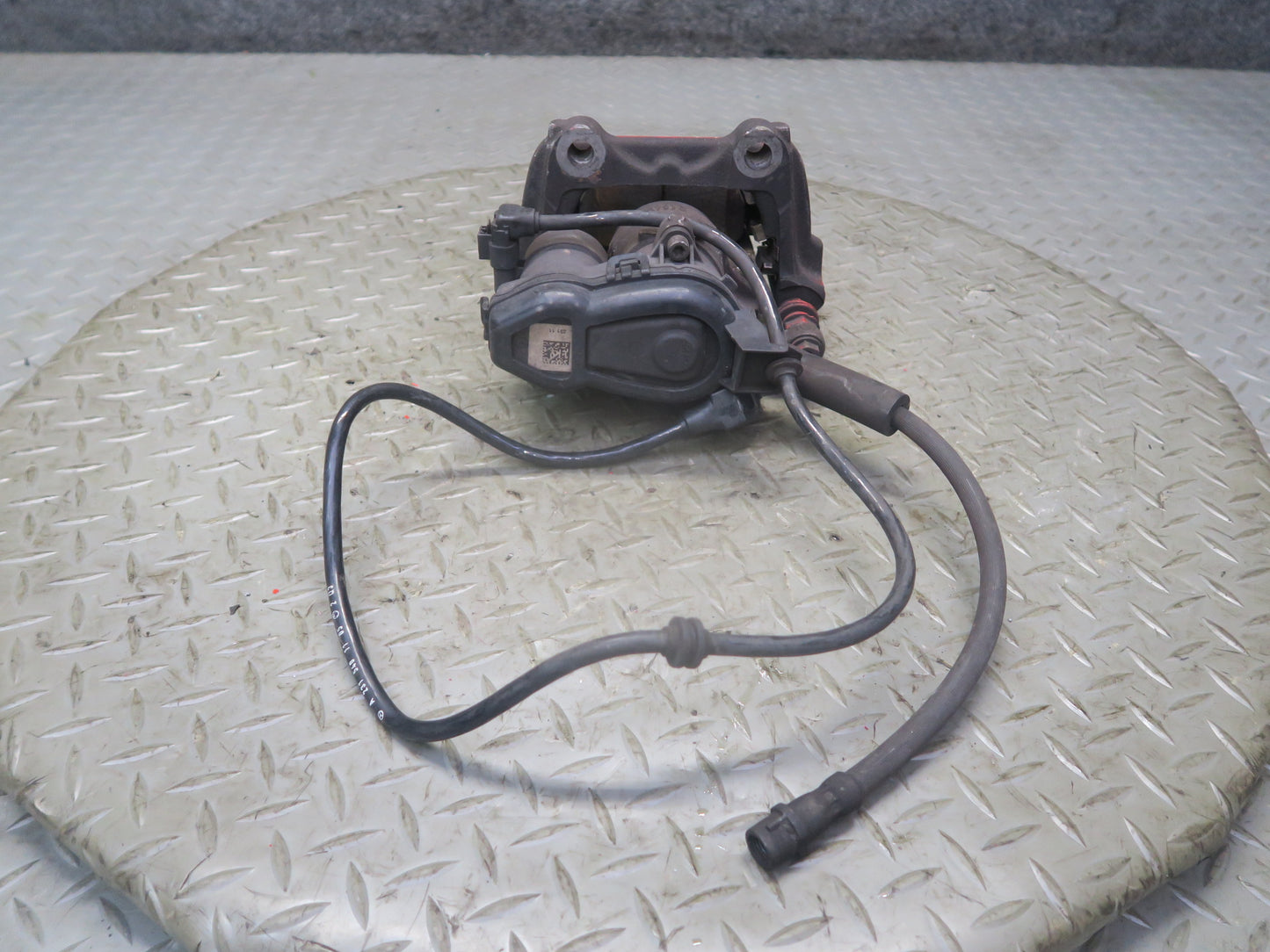 13-20 Mercedes R231 SL550 Set of 2 Rear Left & Right Brake Caliper TRW