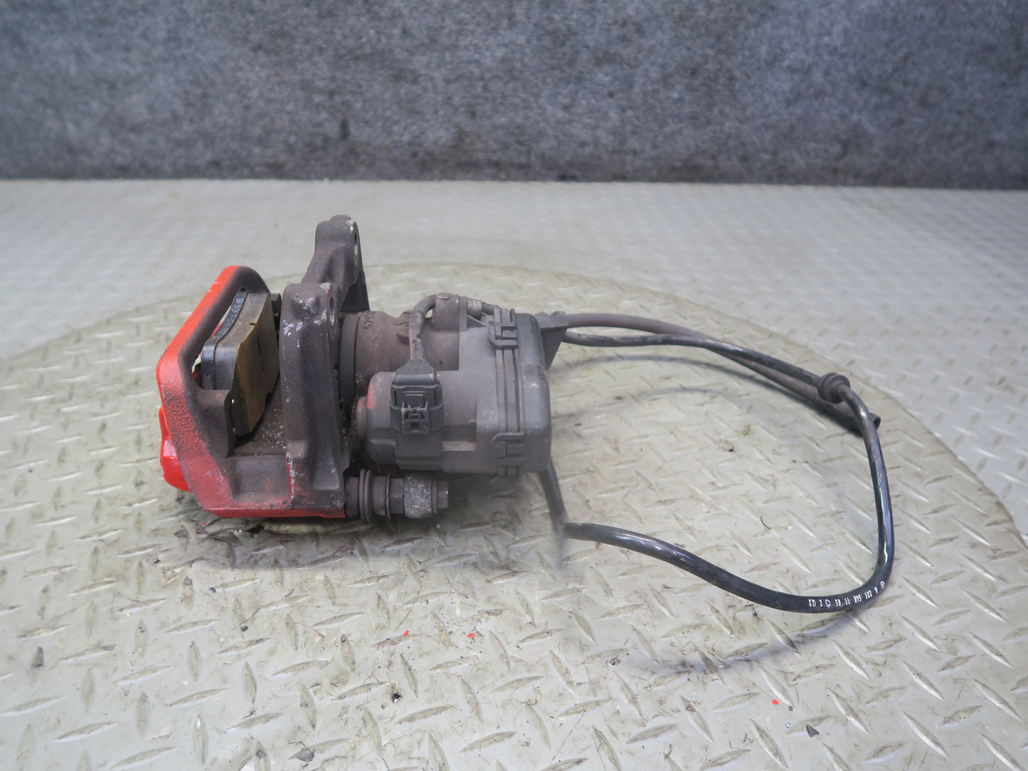 13-20 Mercedes R231 SL550 Set of 2 Rear Left & Right Brake Caliper TRW