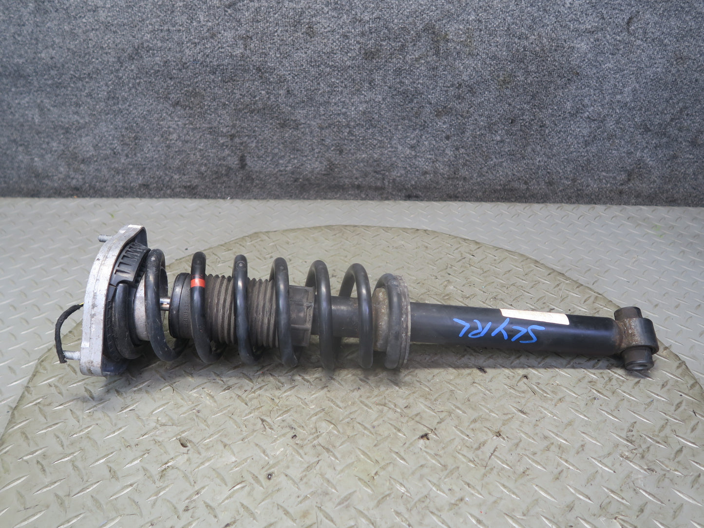 13-20 Mercedes R231 SL550 RWD Set of 2 Rear Left Right Strut Shock Absorber OEM