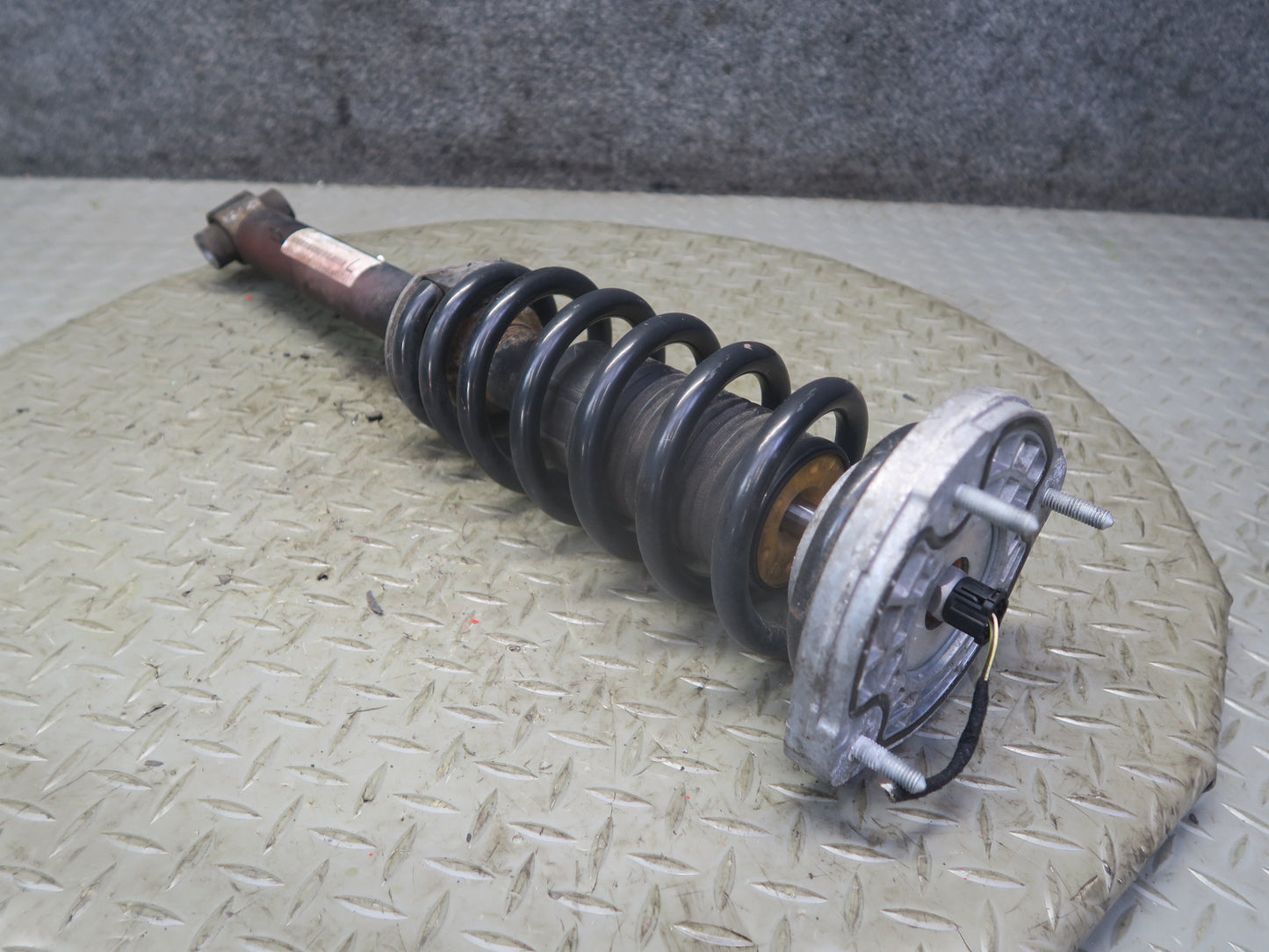 13-20 Mercedes R231 SL550 RWD Set of 2 Rear Left Right Strut Shock Absorber OEM