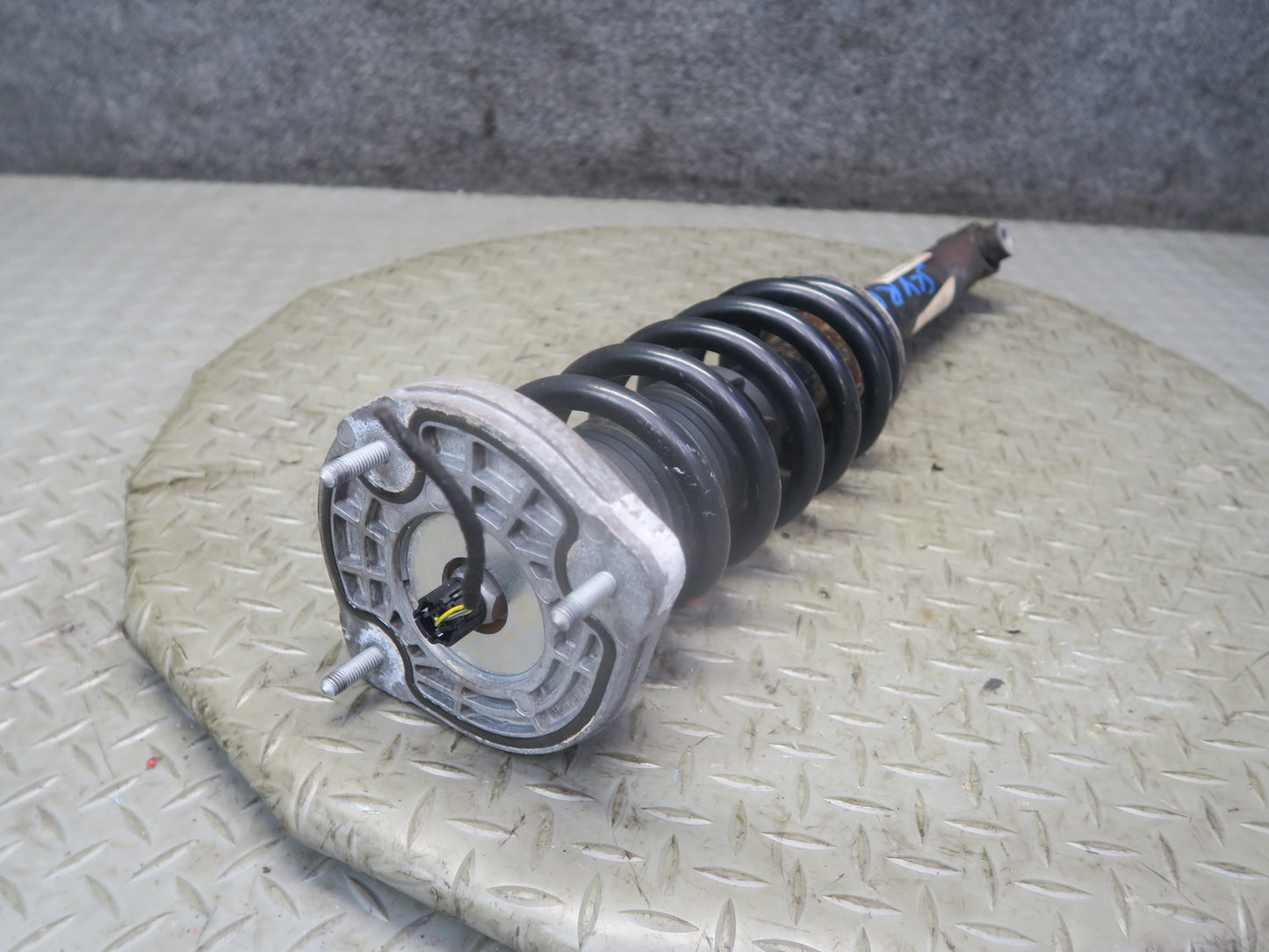 13-20 Mercedes R231 SL550 RWD Set of 2 Rear Left Right Strut Shock Absorber OEM