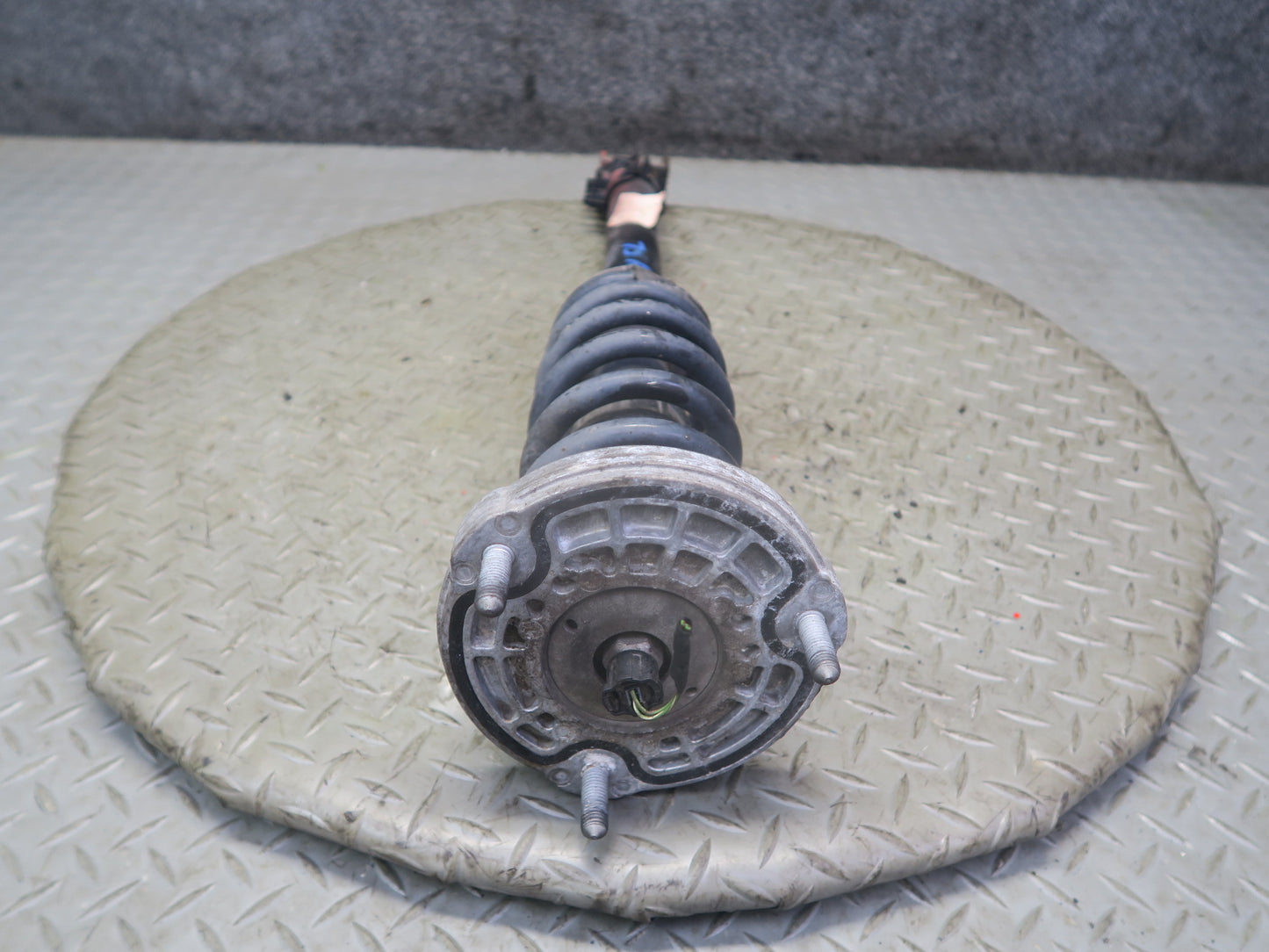 13-20 Mercedes R231 SL550 RWD Set of 2 Front Left Right Strut Shock Absorber OEM