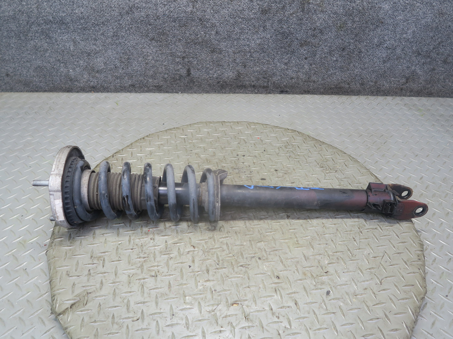13-20 Mercedes R231 SL550 RWD Set of 2 Front Left Right Strut Shock Absorber OEM