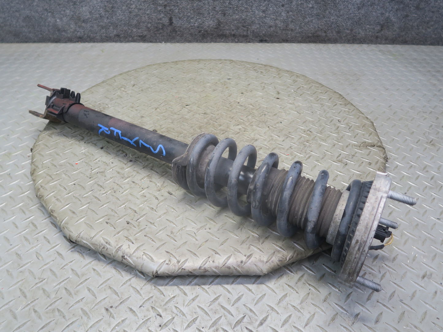 13-20 Mercedes R231 SL550 RWD Set of 2 Front Left Right Strut Shock Absorber OEM