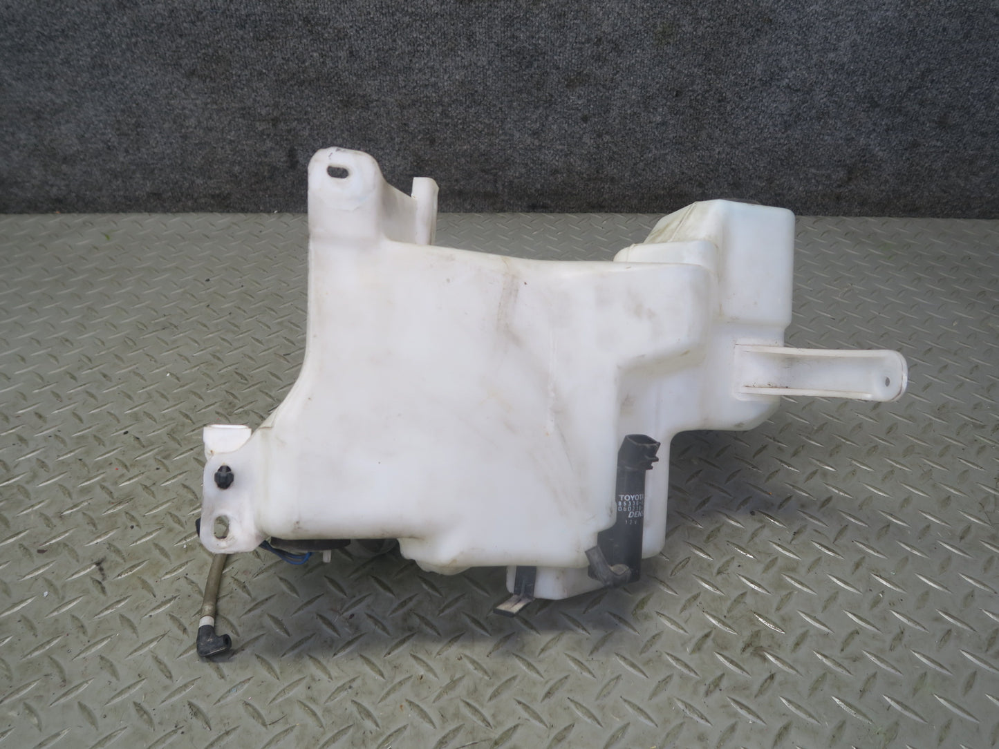 02-10 Lexus UZZ40L SC430 Windshield Washer Fluid Reservoir w Pump OEM