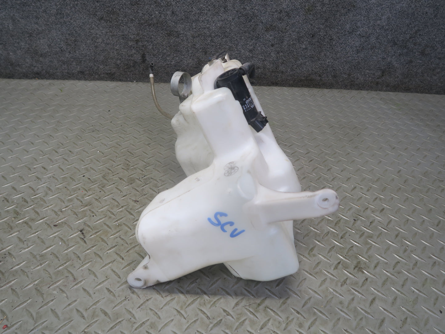 02-10 Lexus UZZ40L SC430 Windshield Washer Fluid Reservoir w Pump OEM