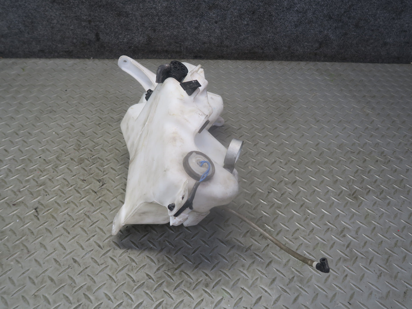 02-10 Lexus UZZ40L SC430 Windshield Washer Fluid Reservoir w Pump OEM