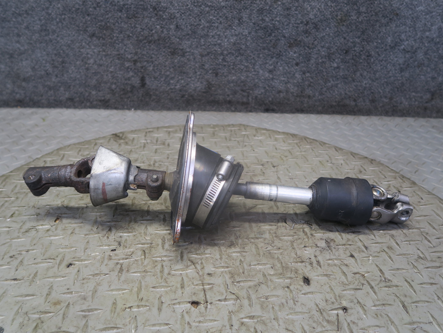03-10 Lexus UZZ40L SC430 Steering Column Lower U Joint Shaft OEM