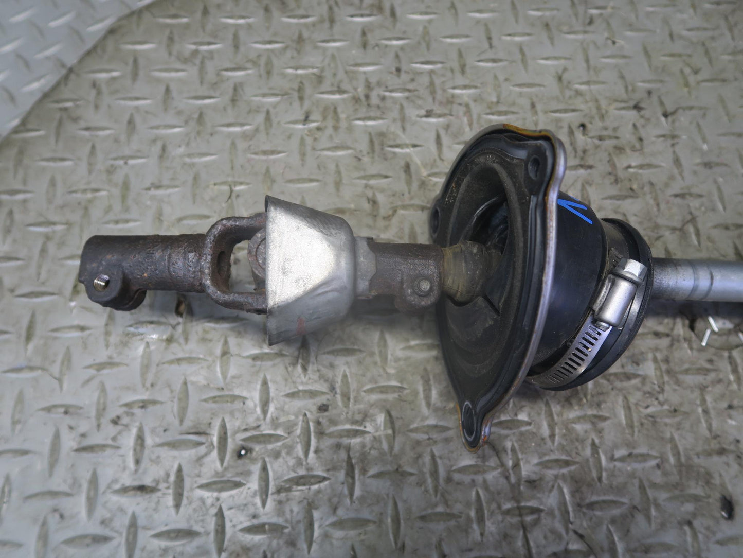 03-10 Lexus UZZ40L SC430 Steering Column Lower U Joint Shaft OEM