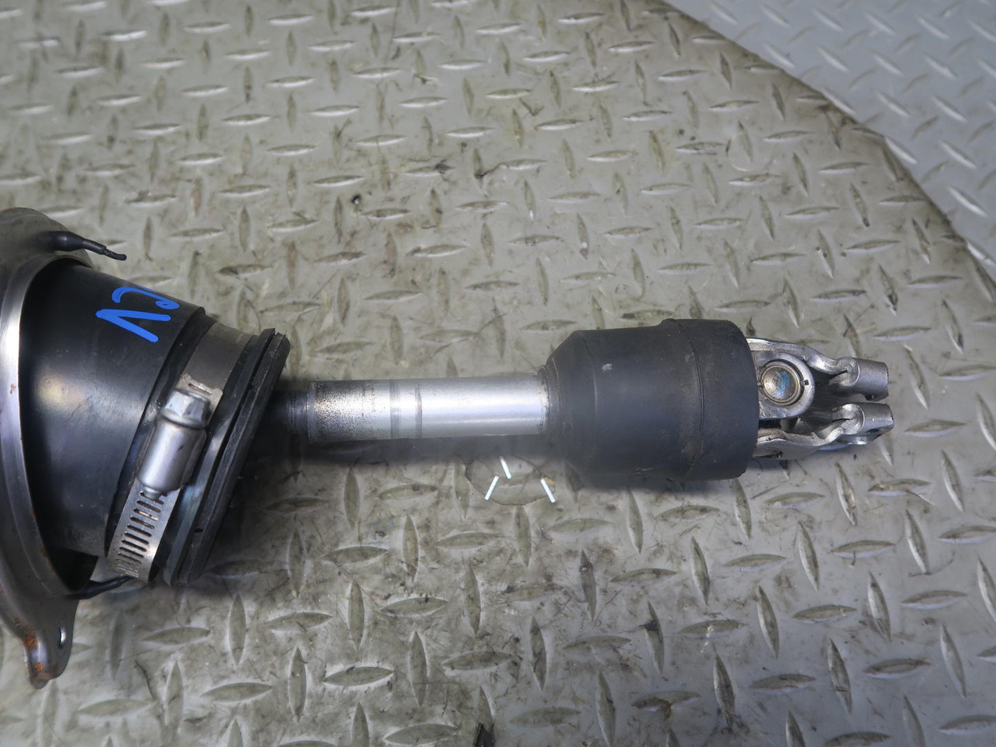 03-10 Lexus UZZ40L SC430 Steering Column Lower U Joint Shaft OEM