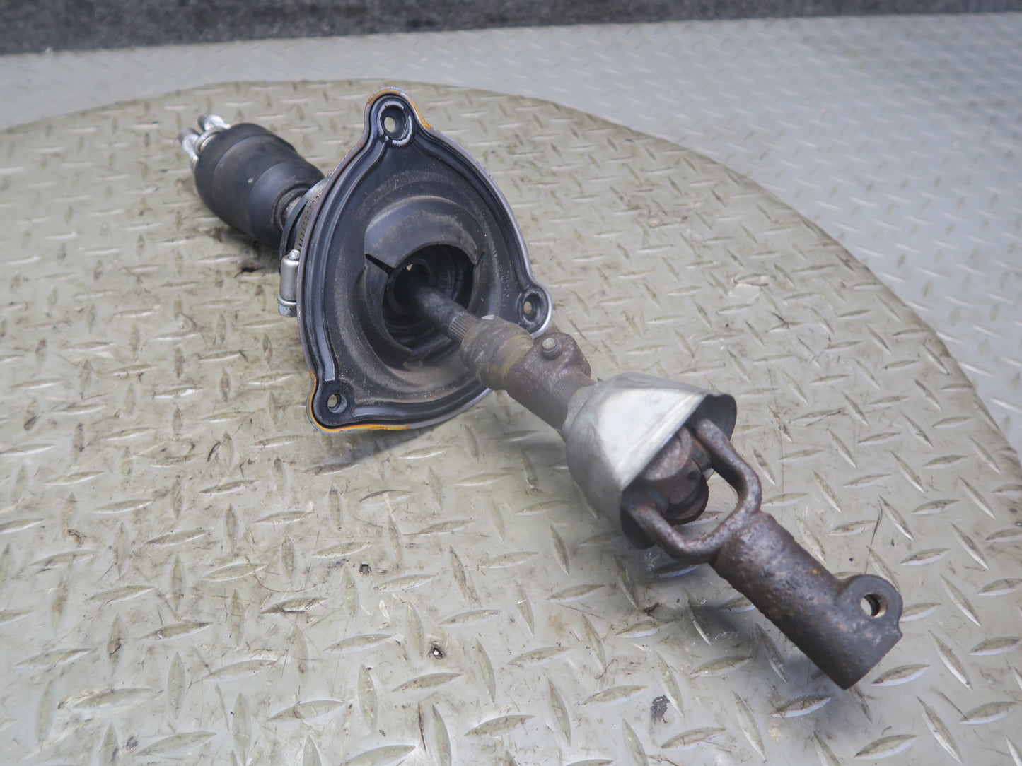 03-10 Lexus UZZ40L SC430 Steering Column Lower U Joint Shaft OEM