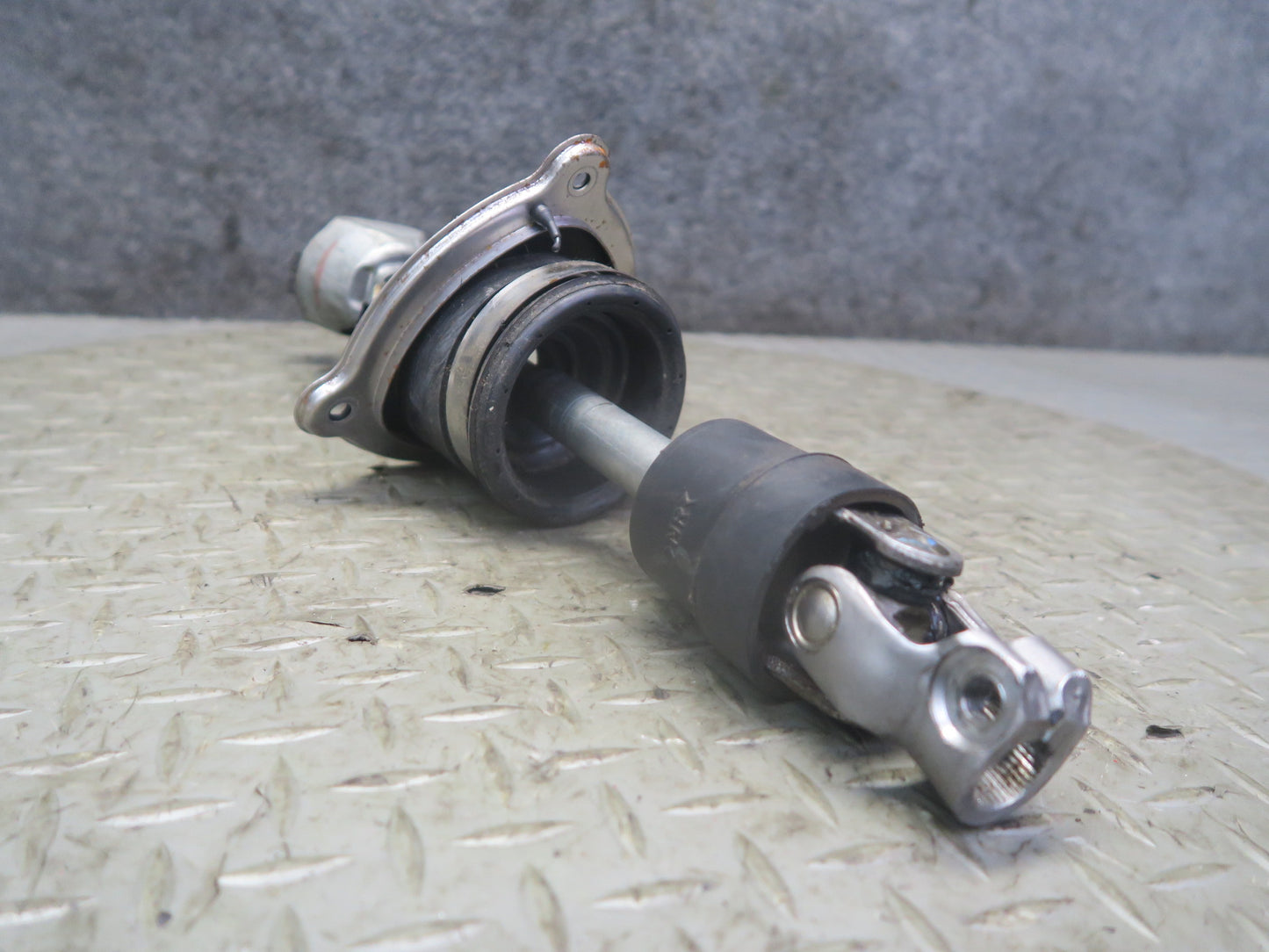 03-10 Lexus UZZ40L SC430 Steering Column Lower U Joint Shaft OEM