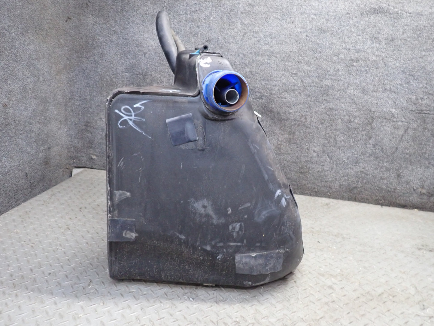 97-98 Chevrolet Corvette C5 Rear Left Fuel Tank 45K Miles 10410831 OEM