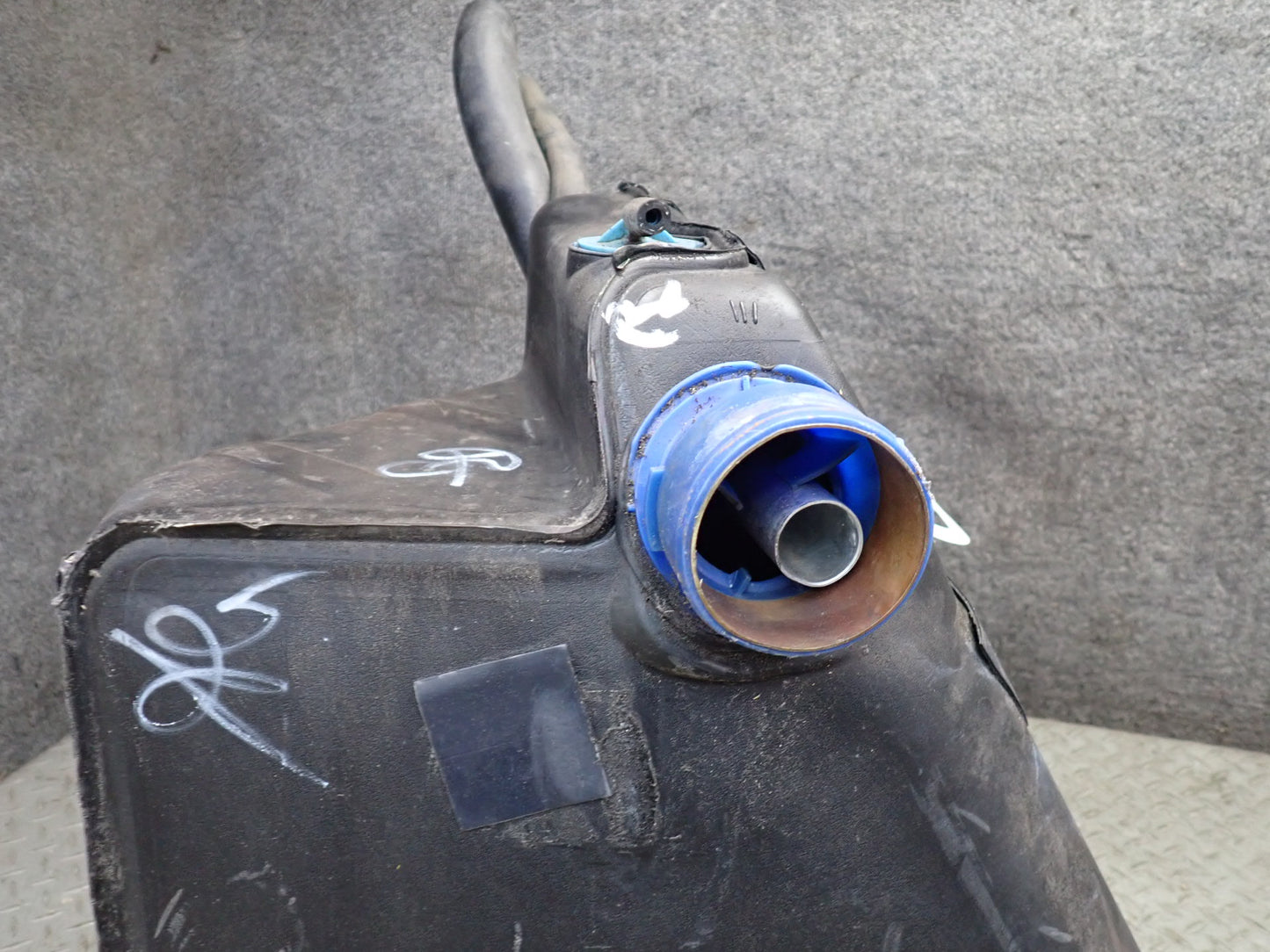97-98 Chevrolet Corvette C5 Rear Left Fuel Tank 45K Miles 10410831 OEM