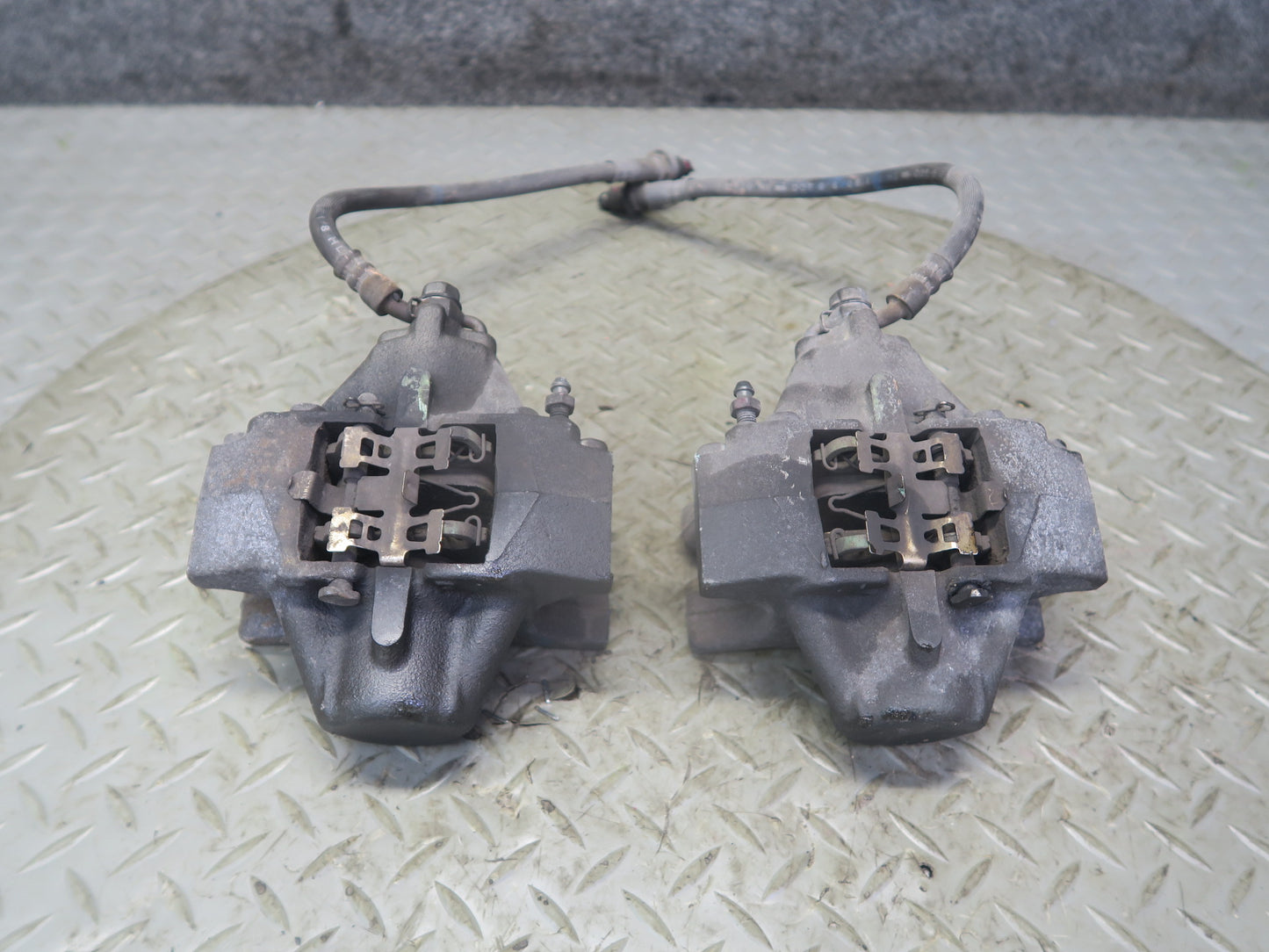 02-10 Lexus UZZ40L SC430 Set of 2 Rear Left & Right Brake Caliper 75K Miles OEM