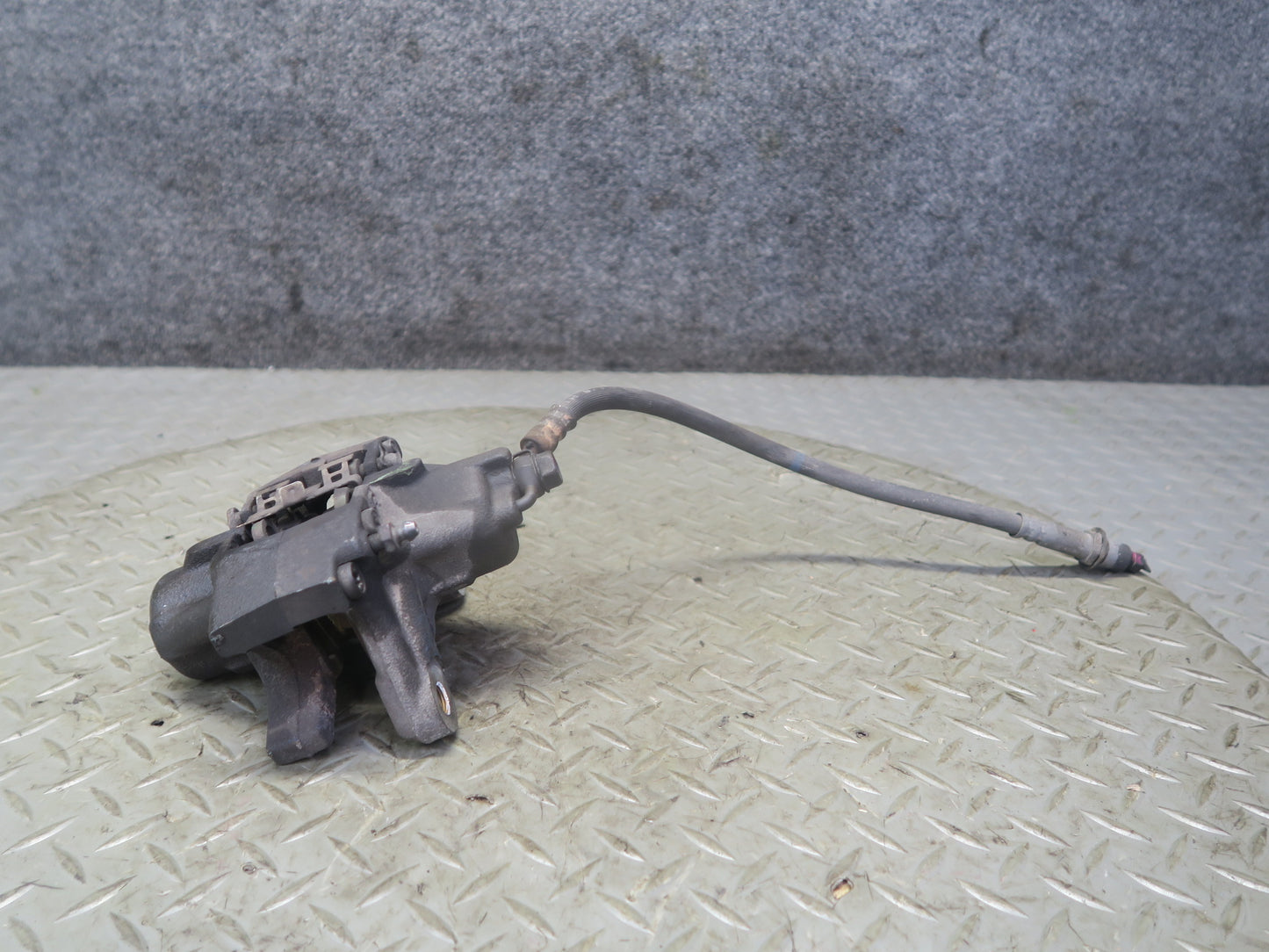 02-10 Lexus UZZ40L SC430 Set of 2 Rear Left & Right Brake Caliper 75K Miles OEM
