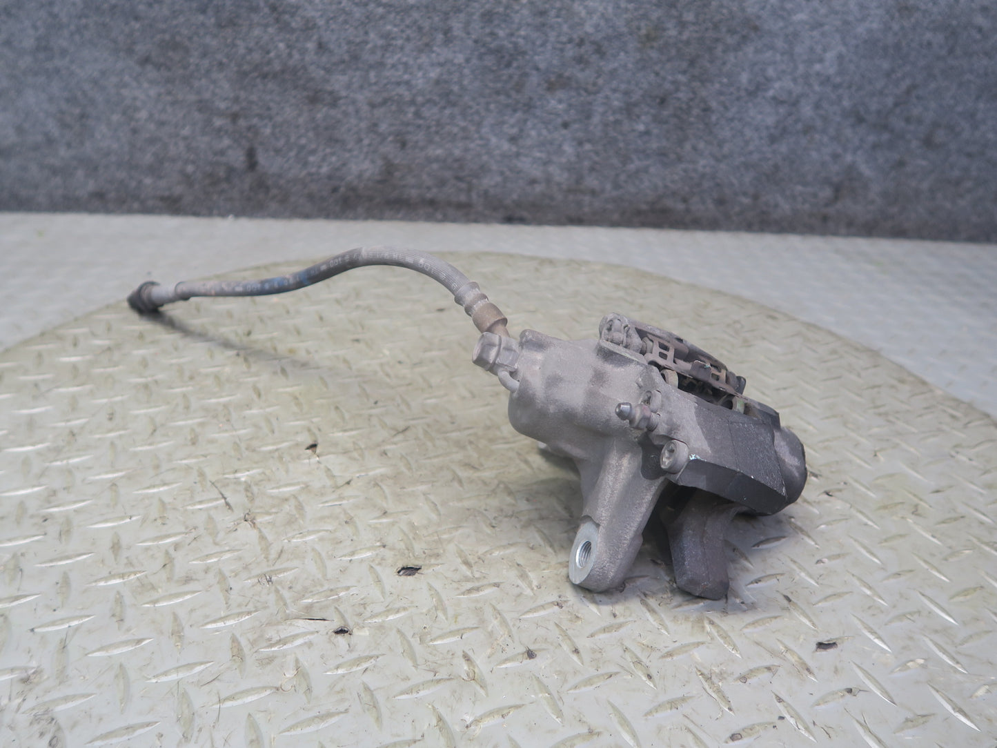 02-10 Lexus UZZ40L SC430 Set of 2 Rear Left & Right Brake Caliper 75K Miles OEM