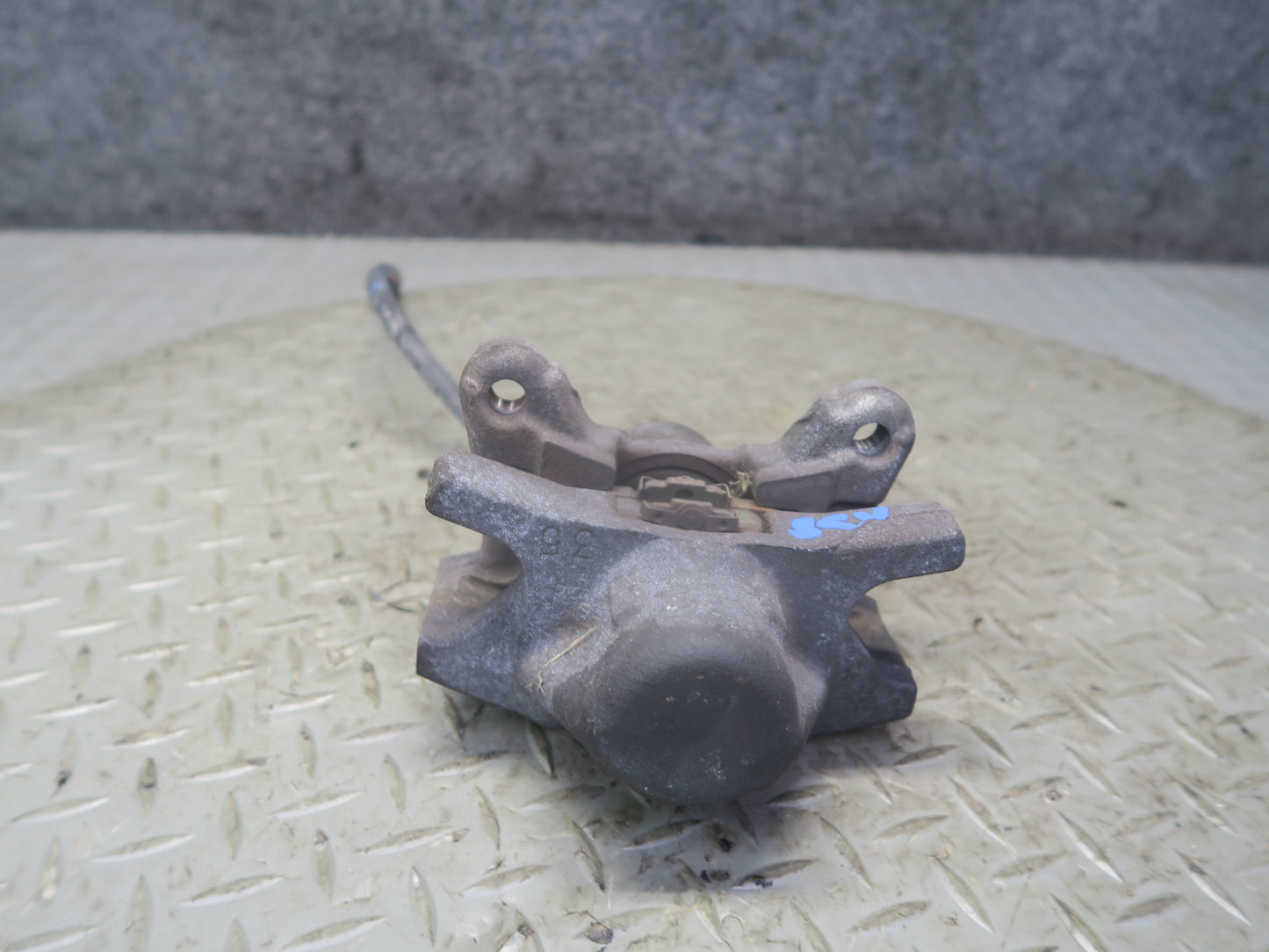 02-10 Lexus UZZ40L SC430 Set of 2 Rear Left & Right Brake Caliper 75K Miles OEM