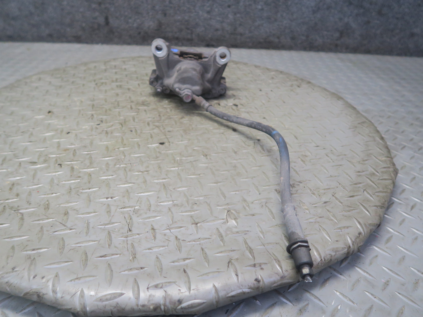 02-10 Lexus UZZ40L SC430 Set of 2 Rear Left & Right Brake Caliper 75K Miles OEM