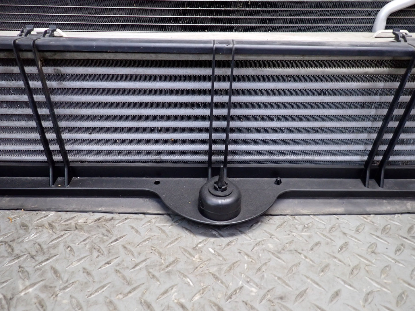 2012-2015 Mercedes R172 SLK250 Engine Radiator Condenser Fan Core Support Assy