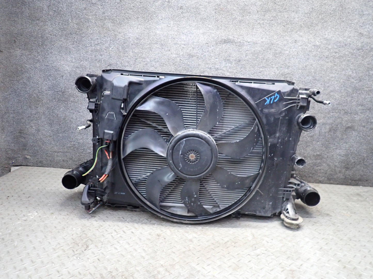 2012-2015 Mercedes R172 SLK250 Engine Radiator Condenser Fan Core Support Assy
