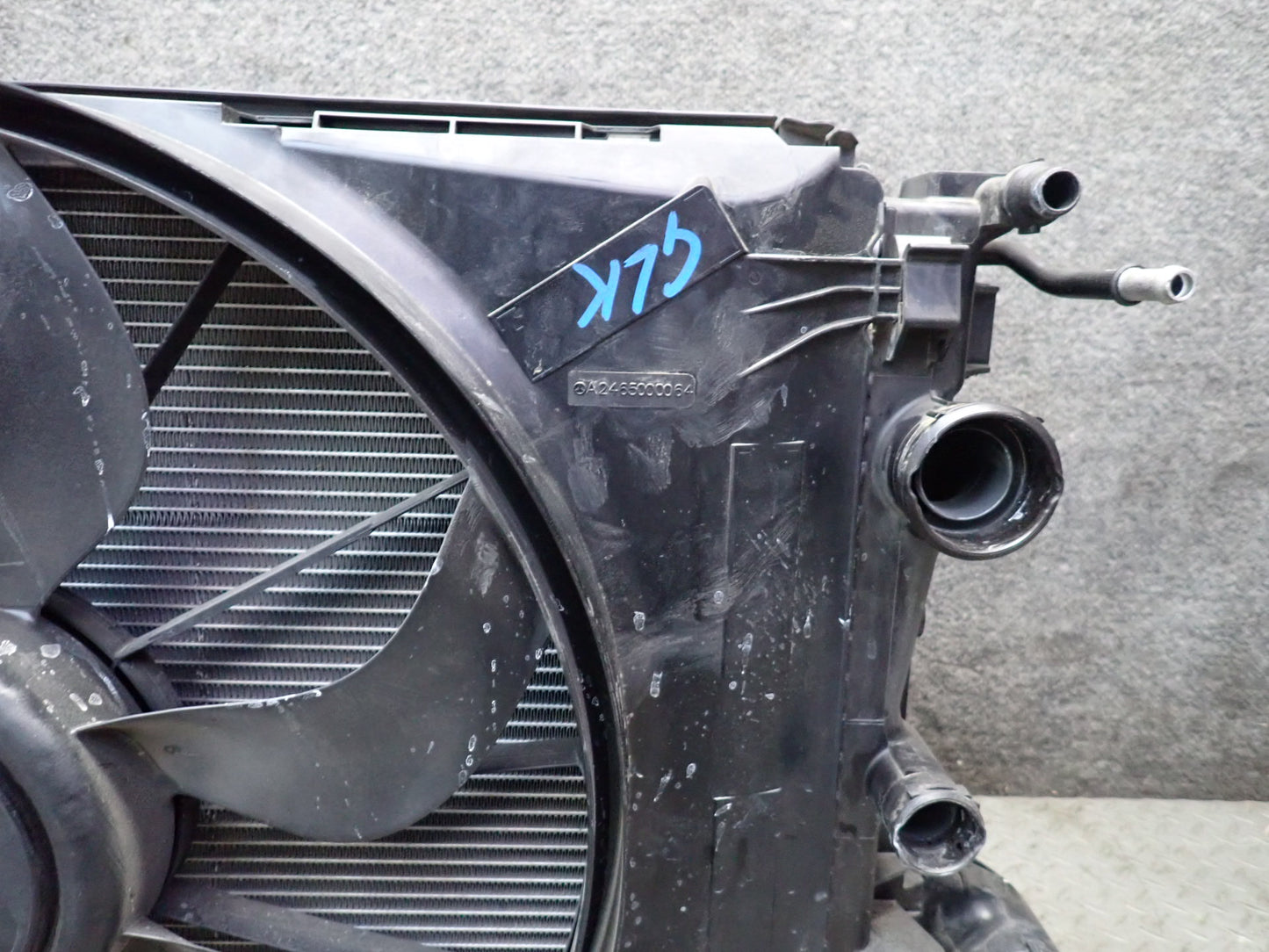 2012-2015 Mercedes R172 SLK250 Engine Radiator Condenser Fan Core Support Assy