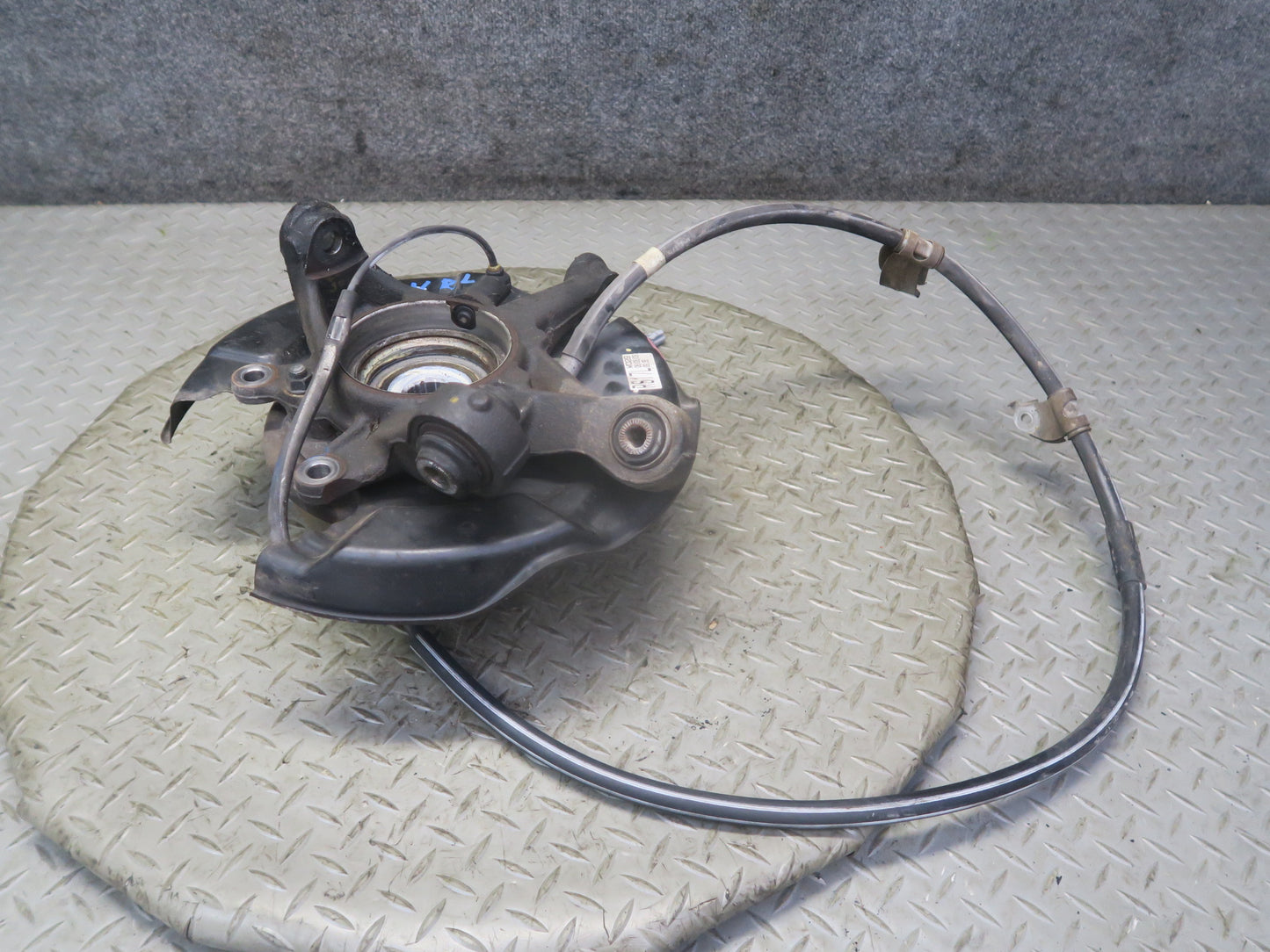 02-10 Lexus SC430 Rear Left Spindle Knuckle Wheel Hub Bearing 74K Miles OEM