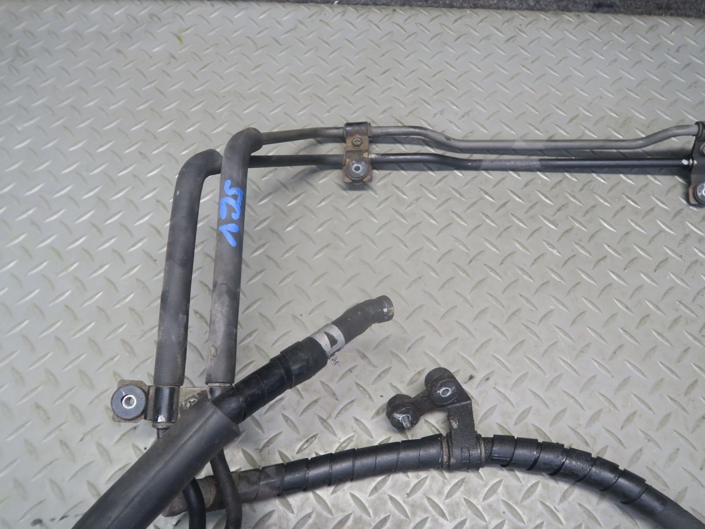 02-10 Lexus UZZ40L SC430 Power Steering Pressure Line Hose Pipe Set 74K OEM
