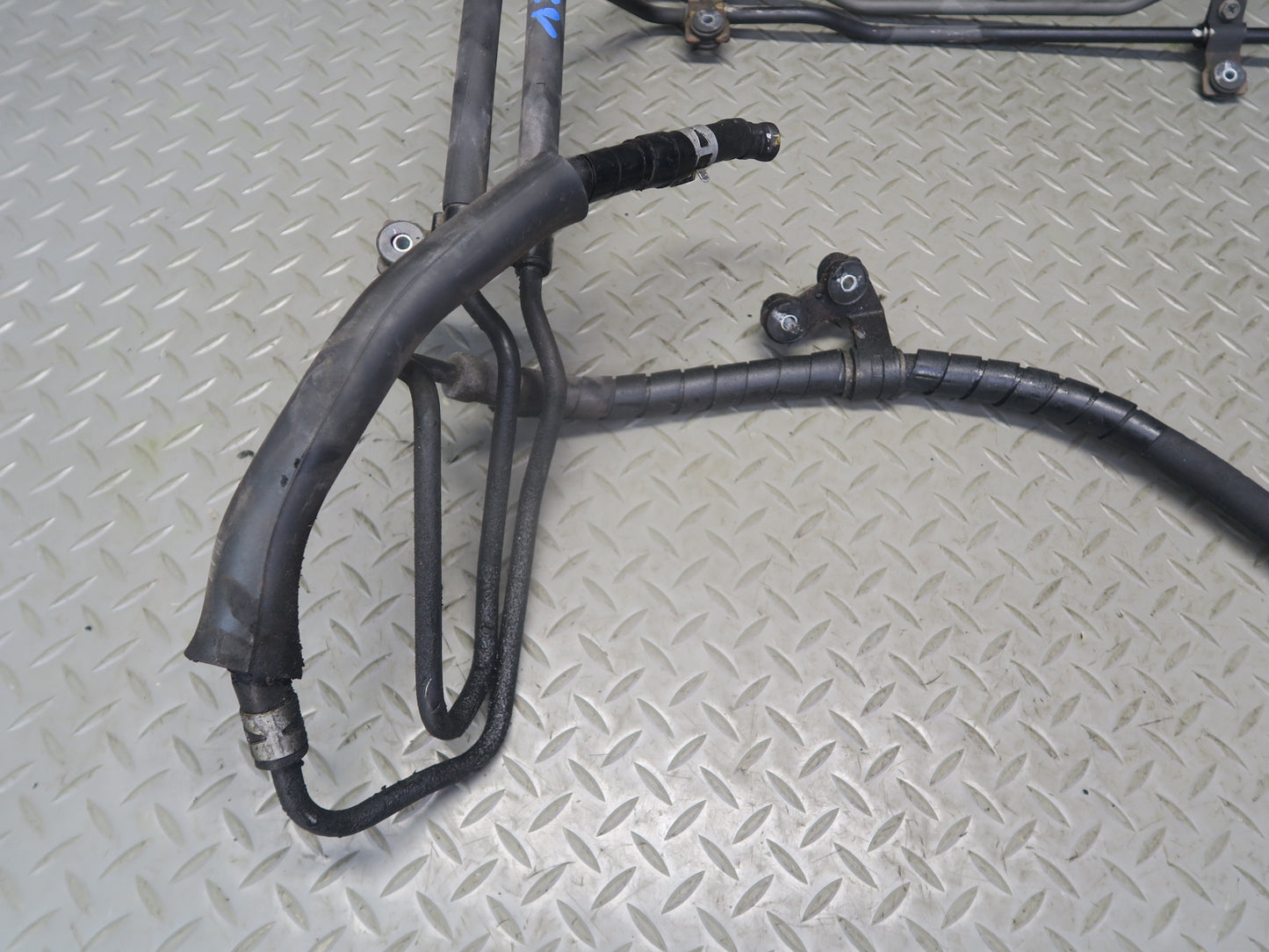 02-10 Lexus UZZ40L SC430 Power Steering Pressure Line Hose Pipe Set 74K OEM