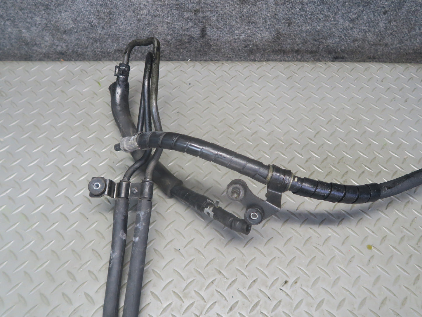 02-10 Lexus UZZ40L SC430 Power Steering Pressure Line Hose Pipe Set 74K OEM