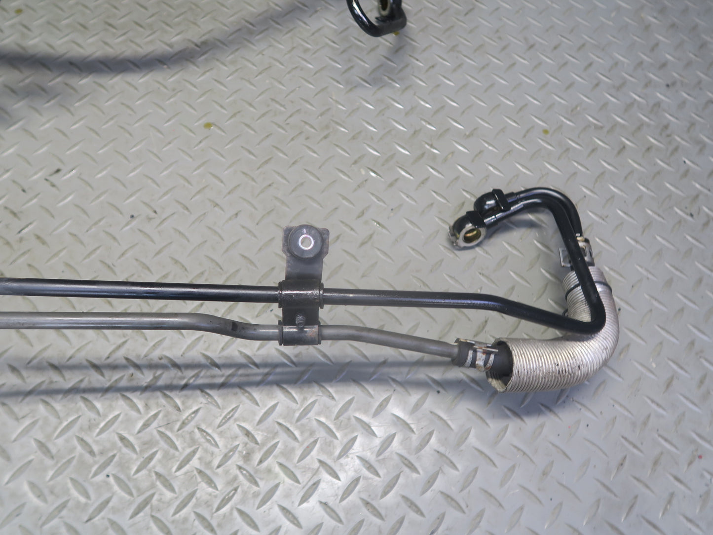 02-10 Lexus UZZ40L SC430 Power Steering Pressure Line Hose Pipe Set 74K OEM