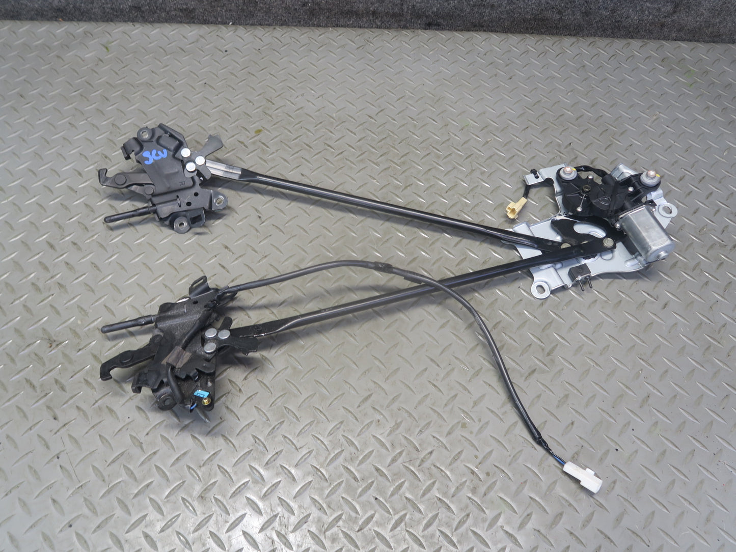 02-10 Lexus SC430 Convertible TOP Roof Lock Latch Actuators w Motor Assy 74K OEM
