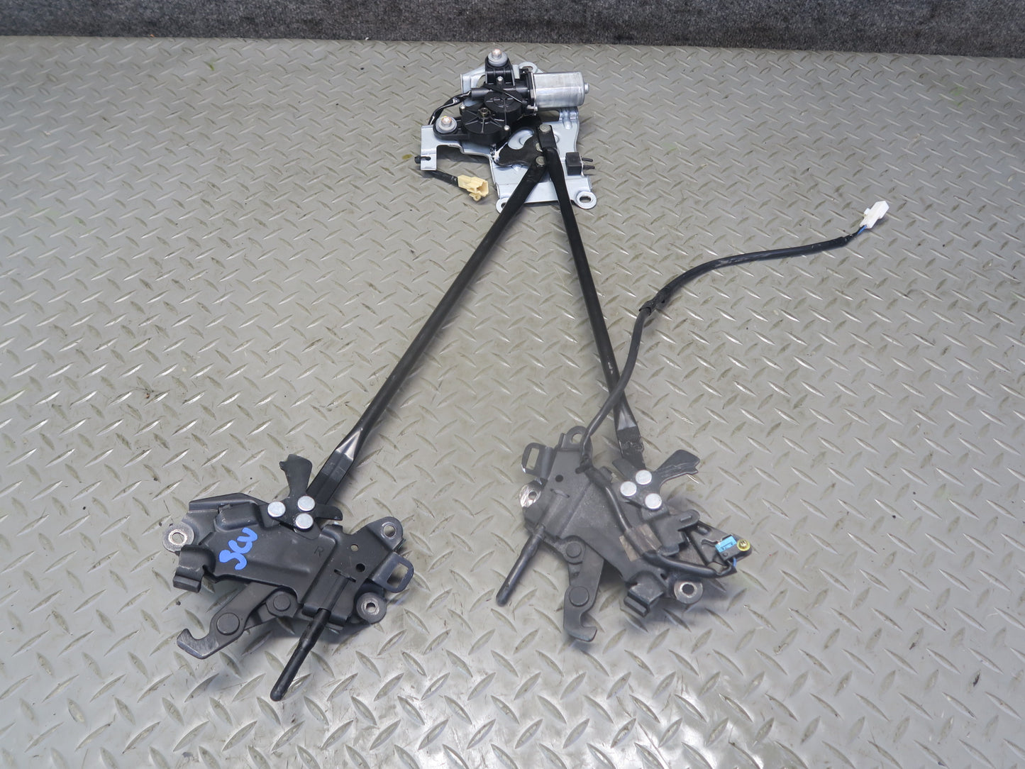 02-10 Lexus SC430 Convertible TOP Roof Lock Latch Actuators w Motor Assy 74K OEM