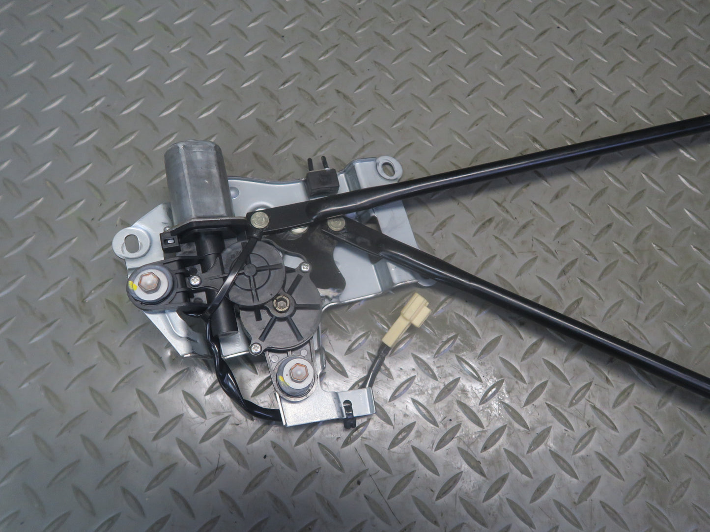 02-10 Lexus SC430 Convertible TOP Roof Lock Latch Actuators w Motor Assy 74K OEM