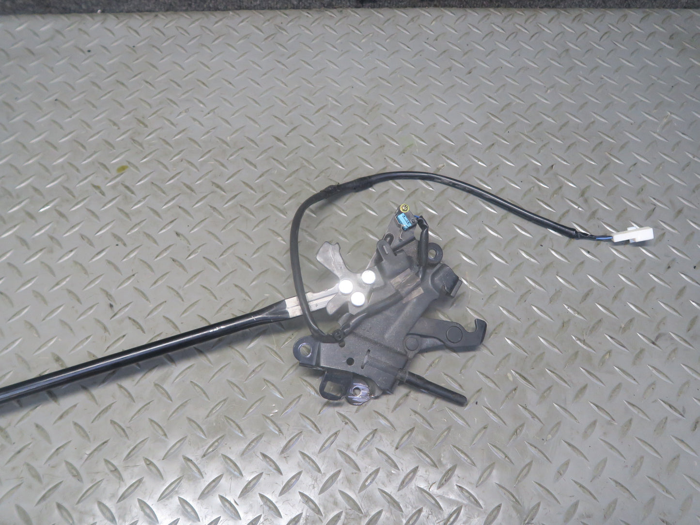 02-10 Lexus SC430 Convertible TOP Roof Lock Latch Actuators w Motor Assy 74K OEM