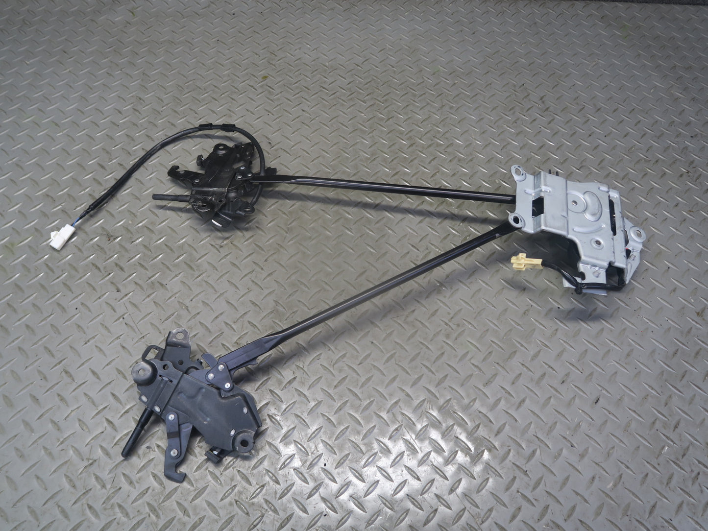 02-10 Lexus SC430 Convertible TOP Roof Lock Latch Actuators w Motor Assy 74K OEM