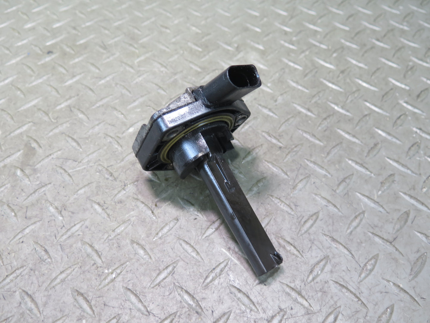 2003-2010 Porsche Cayenne 957 4.5L Engine Motor Oil Sensor