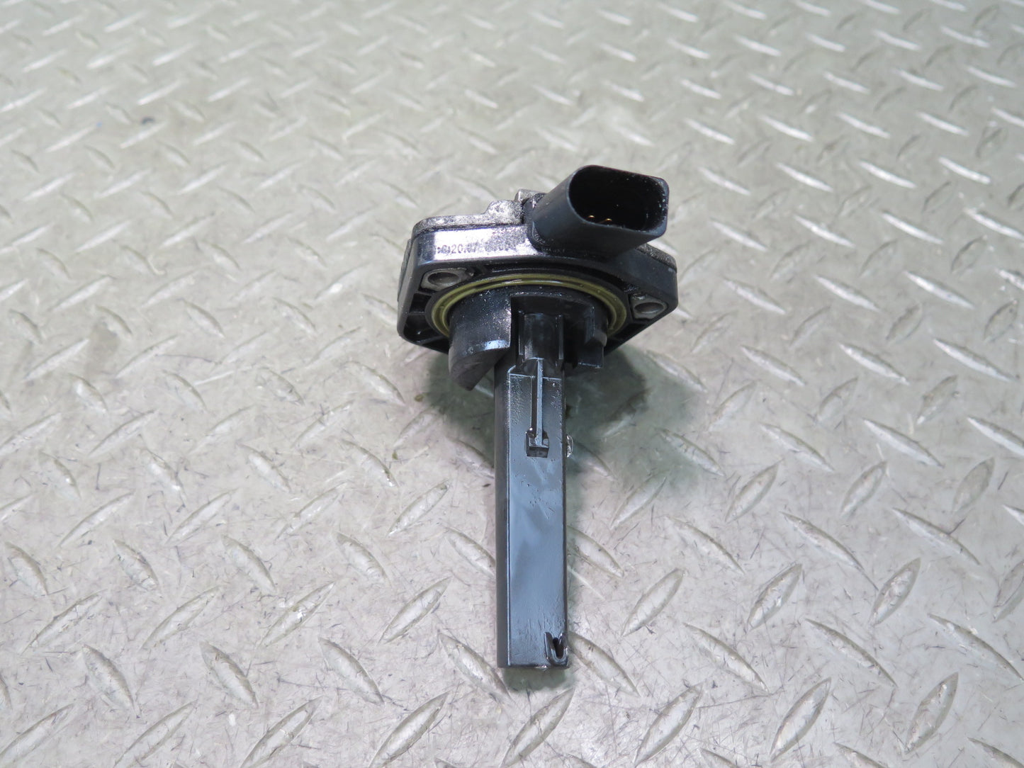 2003-2010 Porsche Cayenne 957 4.5L Engine Motor Oil Sensor