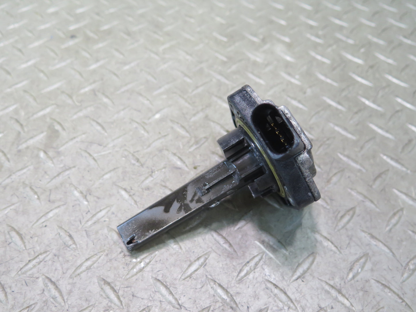 2003-2010 Porsche Cayenne 957 4.5L Engine Motor Oil Sensor