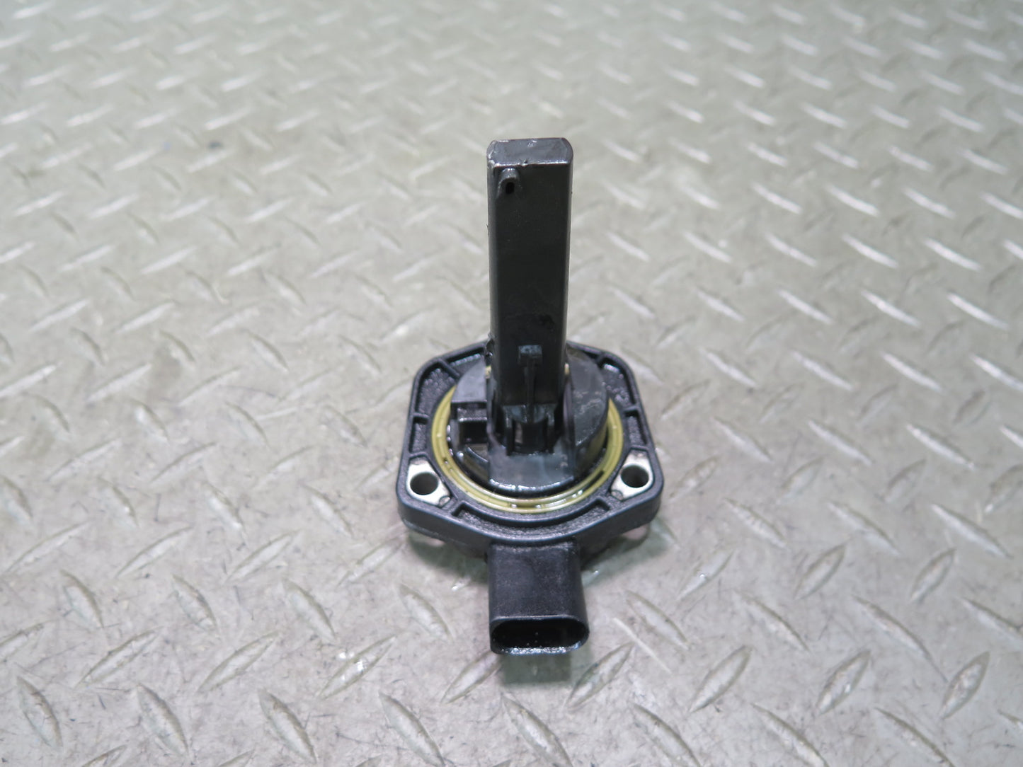 2003-2010 Porsche Cayenne 957 4.5L Engine Motor Oil Sensor
