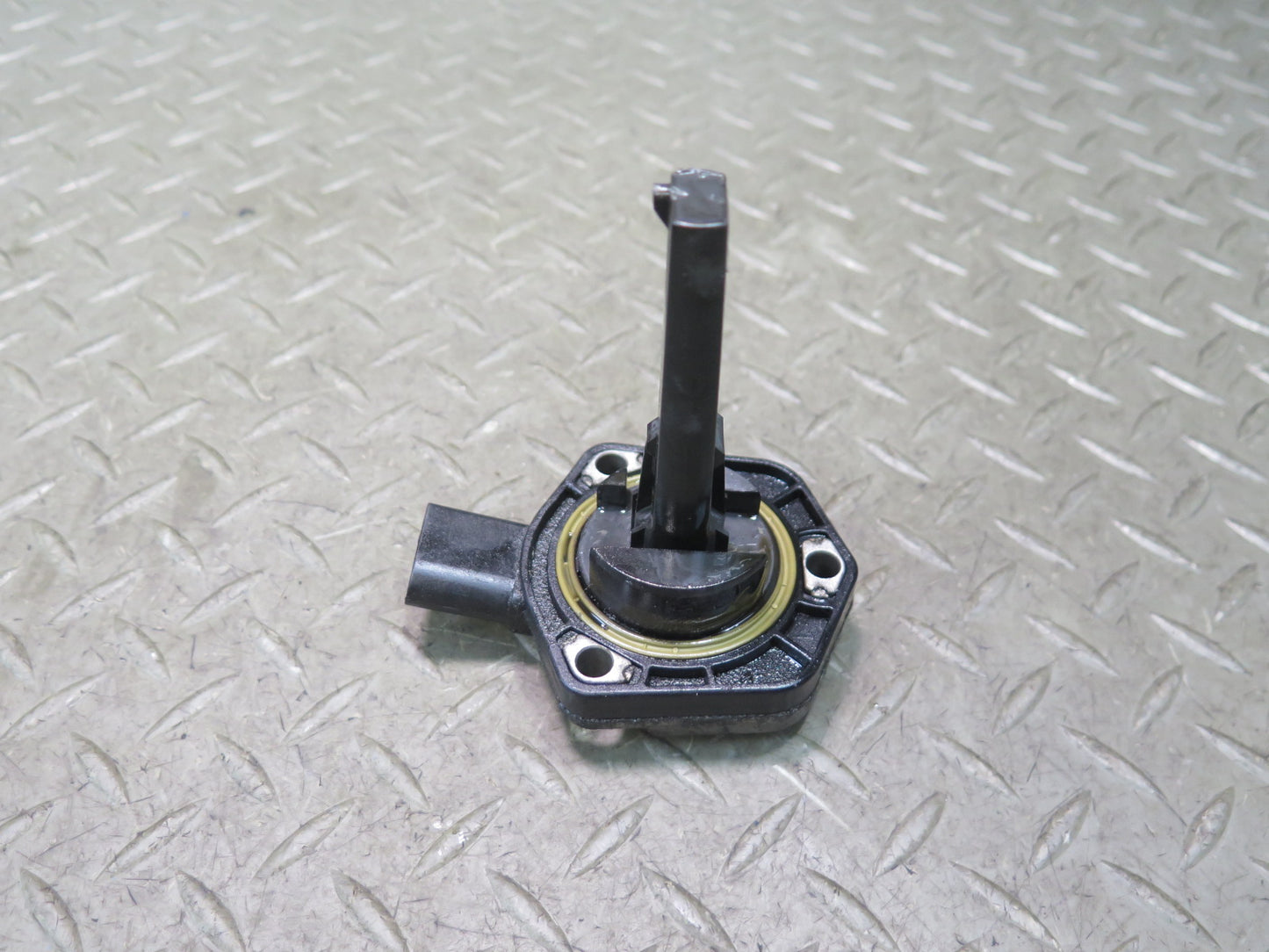 2003-2010 Porsche Cayenne 957 4.5L Engine Motor Oil Sensor