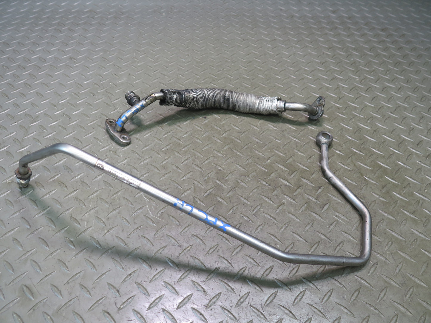 2008-2010 Porsche Cayenne 957 Turbo Turbocharger Oil Pipe Line Set of 2