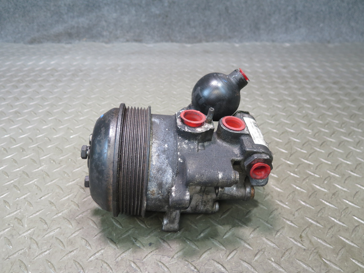 2008-2010 Porsche Cayenne 957 Turbo Pdcc Power Steering Pump w Pulley 7P5422137D
