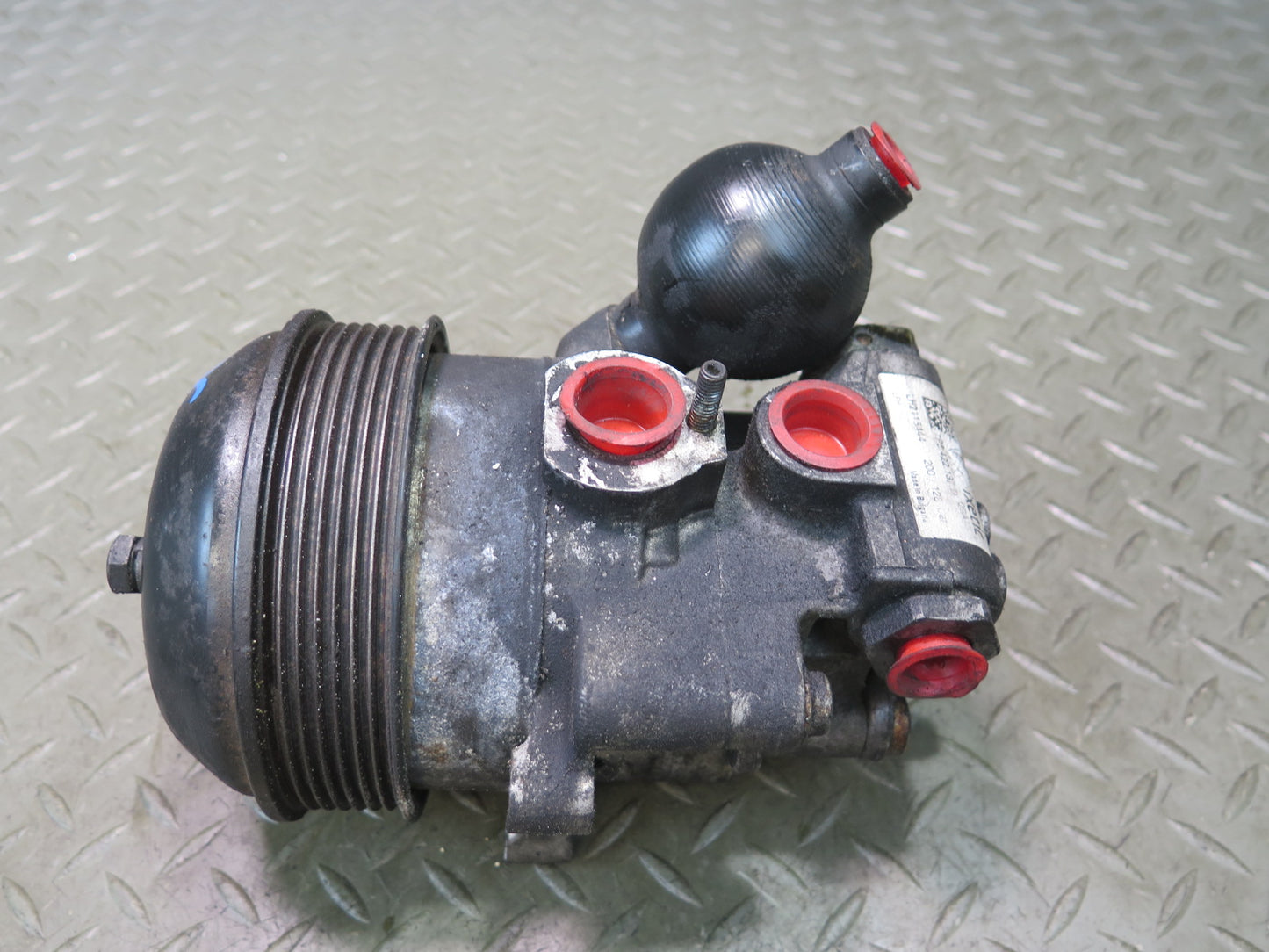 2008-2010 Porsche Cayenne 957 Turbo Pdcc Power Steering Pump w Pulley 7P5422137D