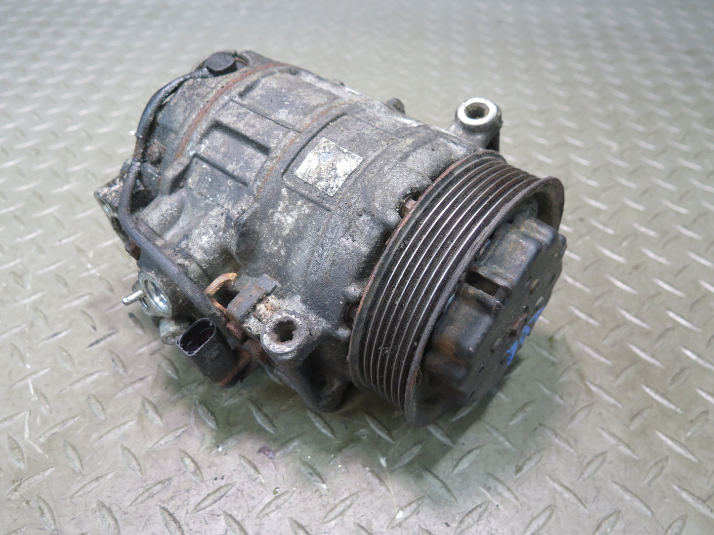 2008-2010 Porsche Cayenne 957 4.8L A/C Air Condition Compressor