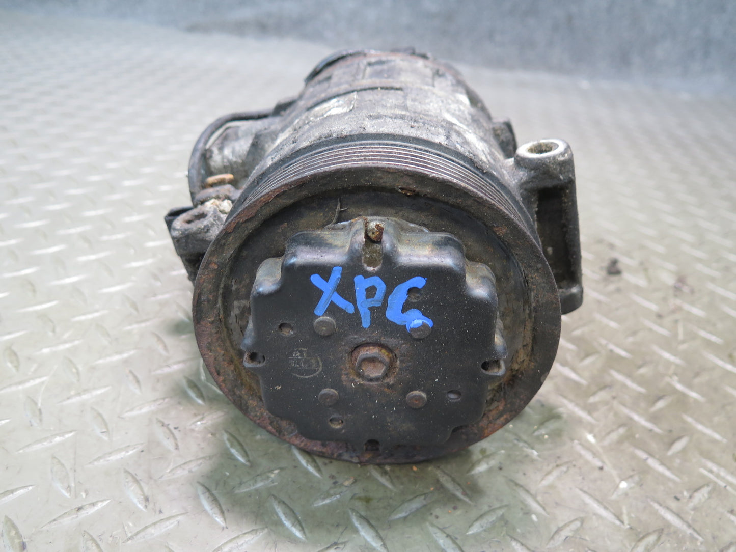 2008-2010 Porsche Cayenne 957 4.8L A/C Air Condition Compressor