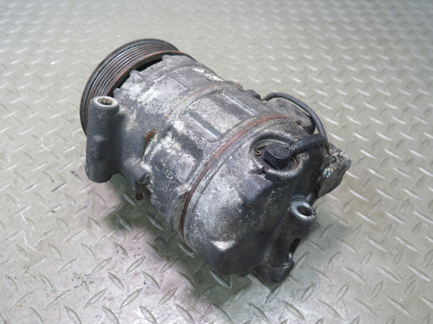2008-2010 Porsche Cayenne 957 4.8L A/C Air Condition Compressor