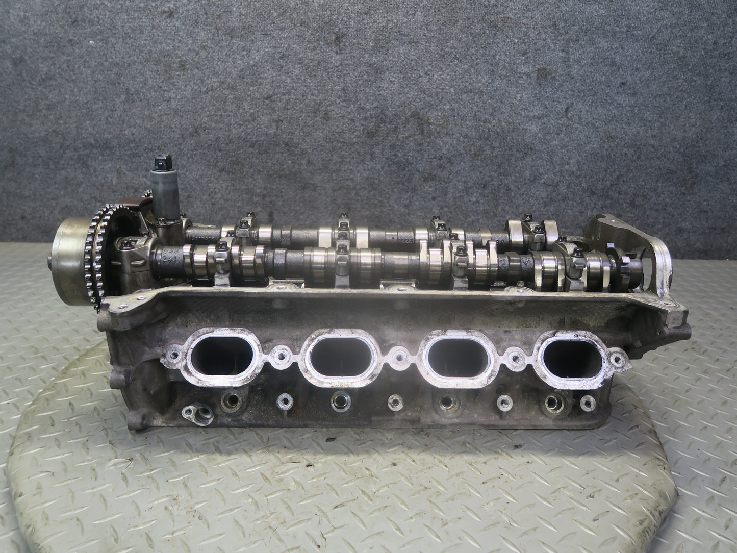 08-10 Porsche Cayenne 957 Turbo M48.51 Engine Right Cylinder Head w Camshafts