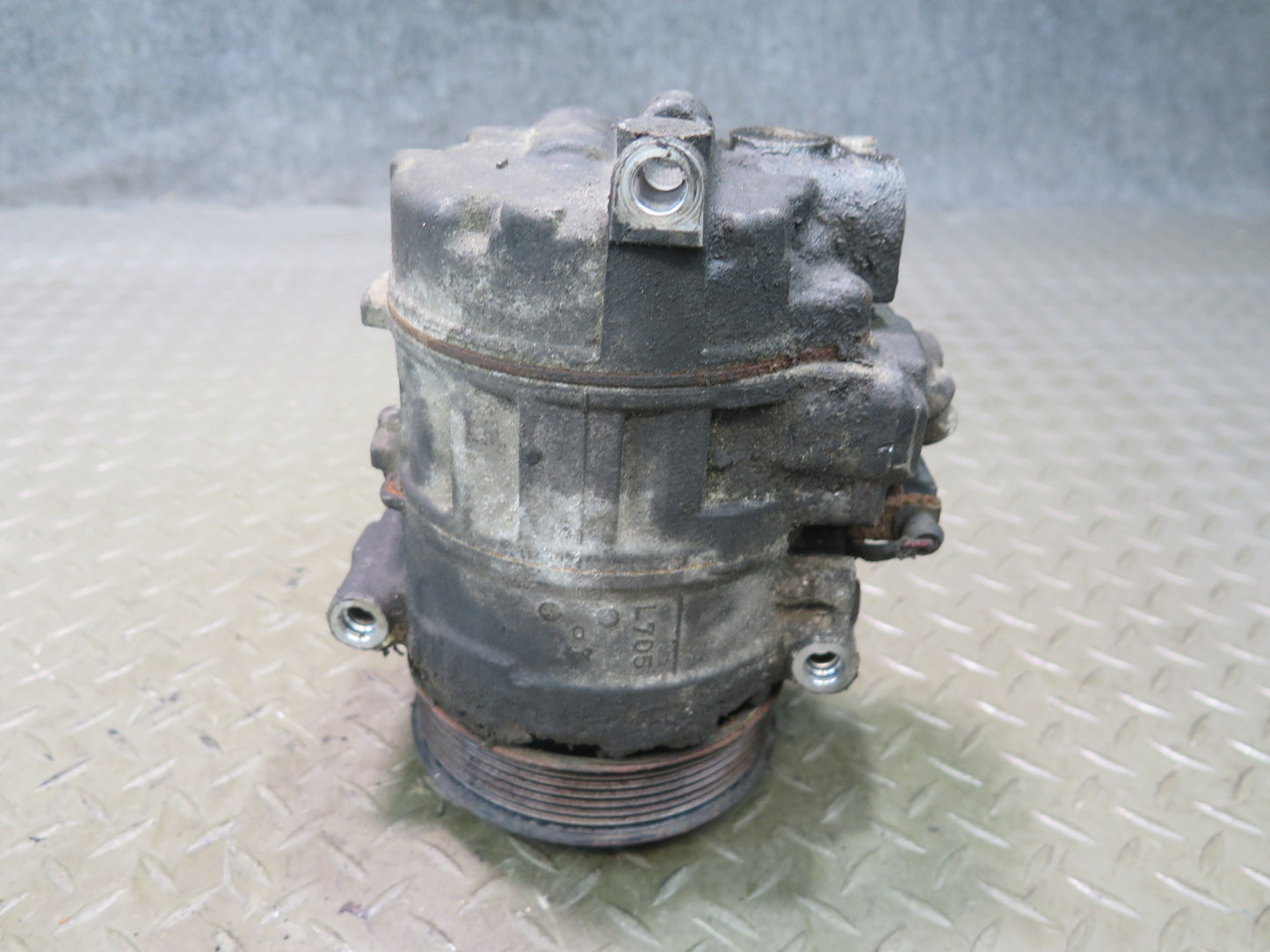 2008-2010 Porsche Cayenne 957 4.8L A/C Air Condition Compressor